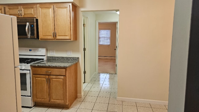 Photo - 667 Indian Church Rd Unit APT 3