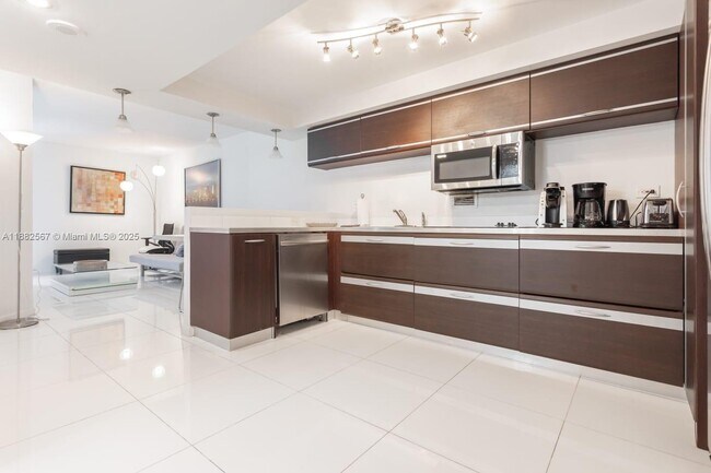 Photo - 2301 Collins Ave Unidad 1023