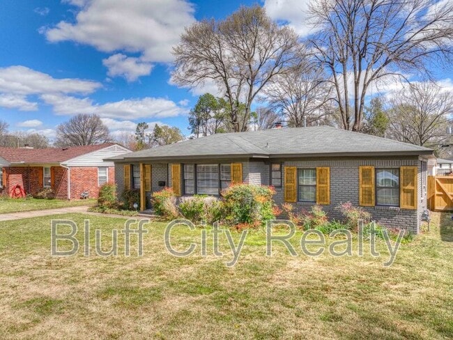 Photo - 1636 Whitewater Rd