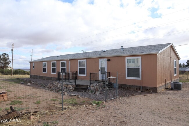 Building Photo - 5181 E Shirley Dr