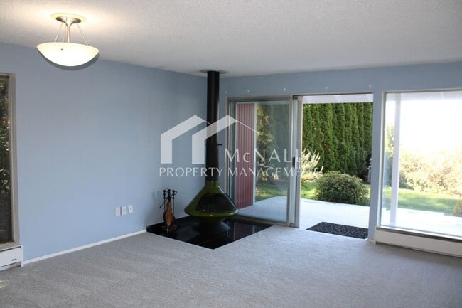 Photo - Beautiful 1 Bedroom Water View Condo