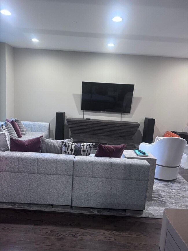 Photo - 1249 Caroline Ct