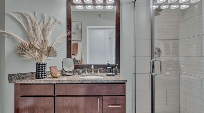 Photo - 340 E Ohio St