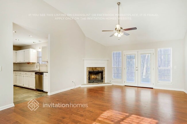 Photo - 893 Columbia Ct