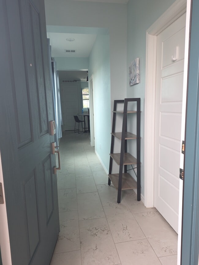 Photo - 1277 Ossa St