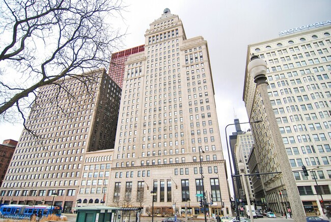 Building Photo - 310 S Michigan Ave Unit 2107 Rental