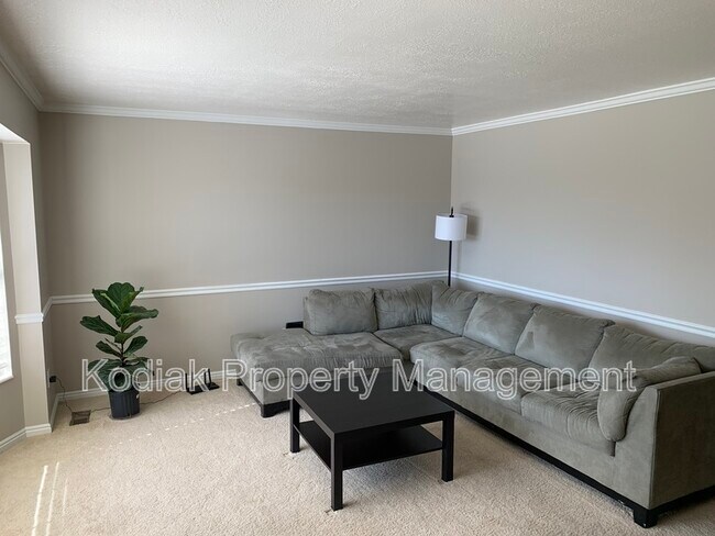 Photo - 1737 E 2800 N