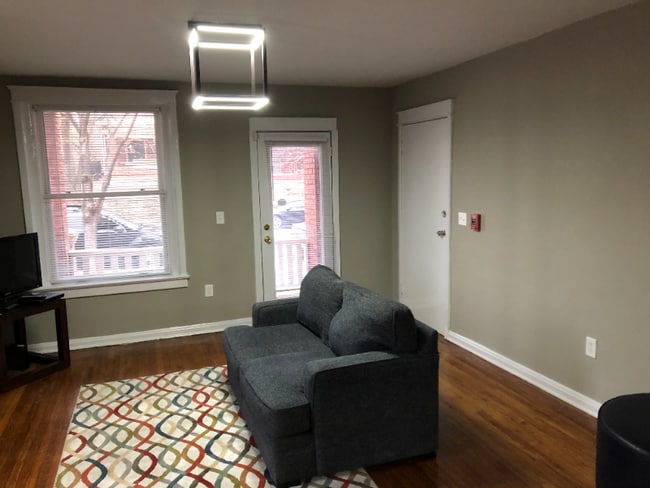 Photo - 2547 Cherry St