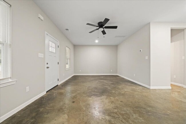 Photo - 2895 Yale Ave