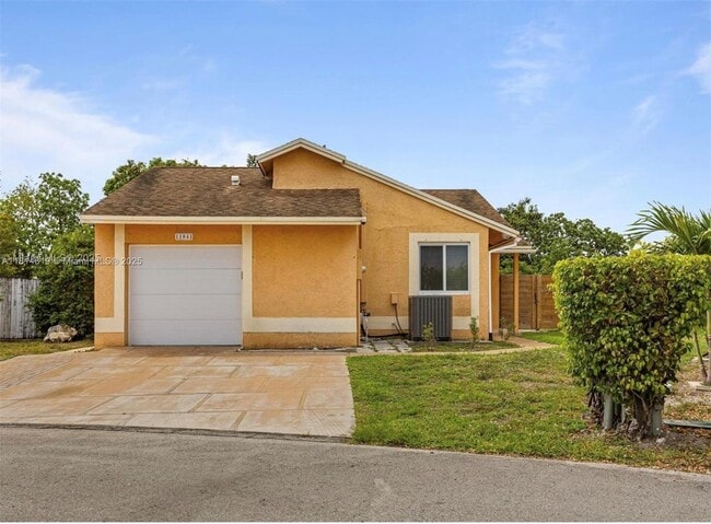 Photo - 11041 SW 11th Ct House