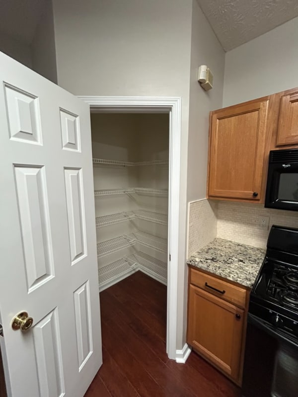 Photo - 2907 Greyhawk Ln