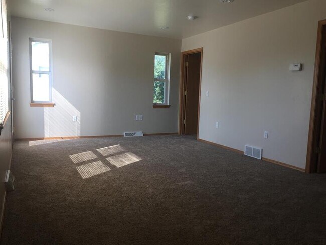 Photo - 233 Cavil Way