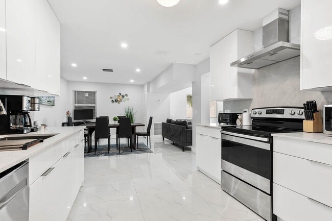 Photo - 255 Glouchester St