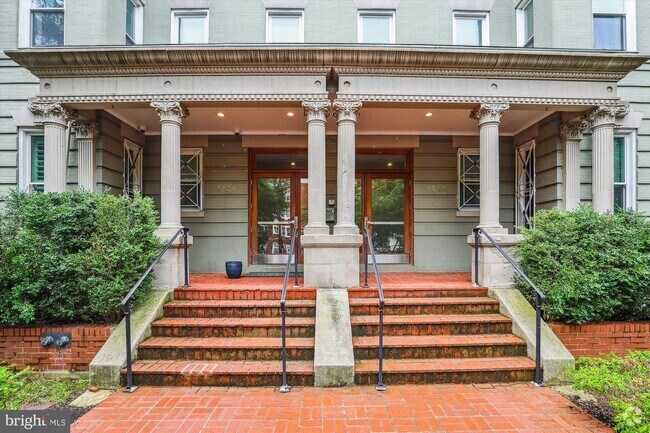 Building Photo - 1324 Euclid St NW Unit 405 Rental