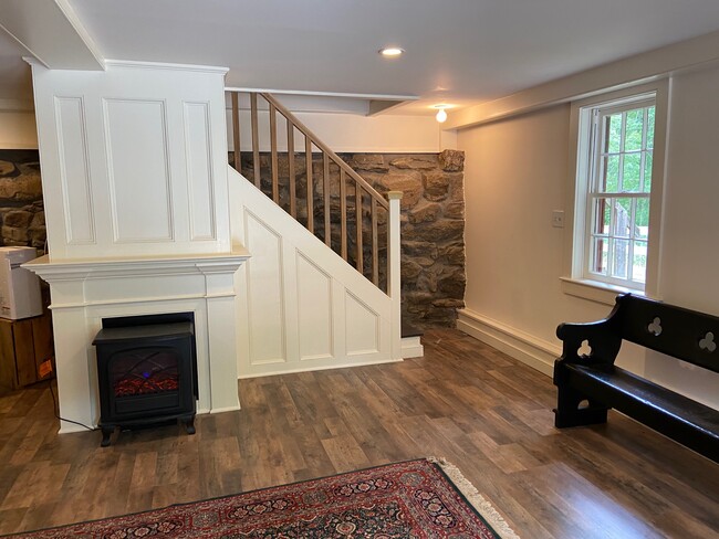 Photo - 95 Saybrook Rd