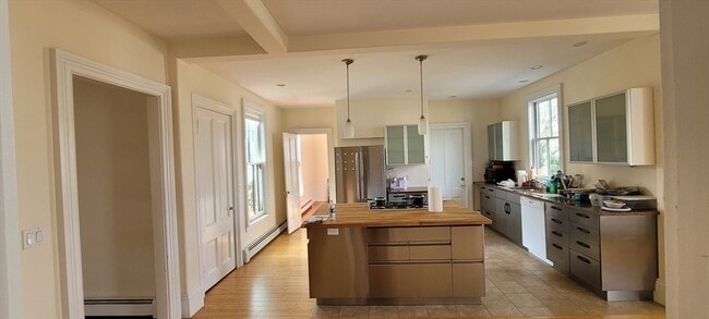 Building Photo - 31 Elm Ct Unit 1