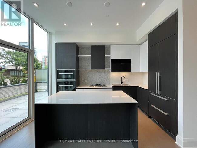 Photo - 55 Port St E Unit 103