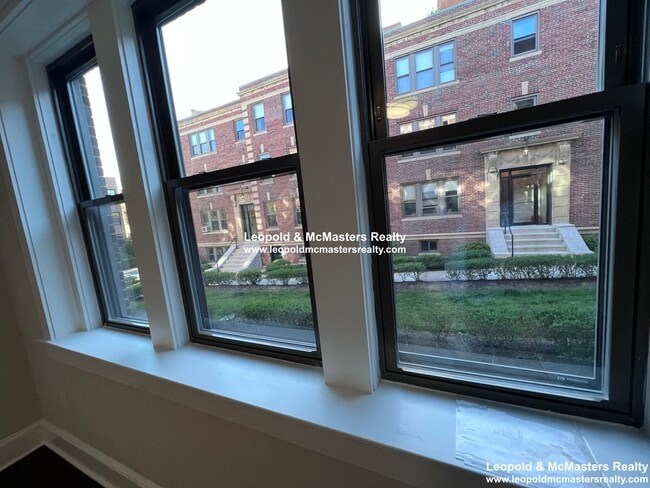 Building Photo - 130 Longwood Ave Unit 100 longwood ave 1