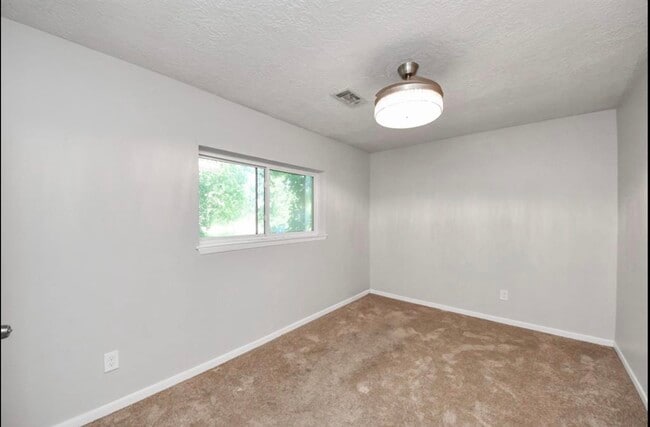 Photo - 12610 Chiswick Rd