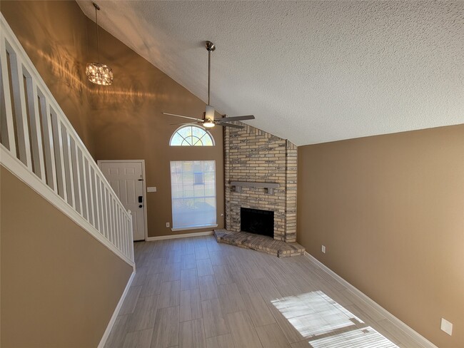 Photo - 5718 Fargo Dr