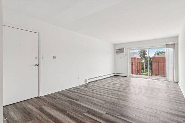 Photo - Georgian Court Apartments