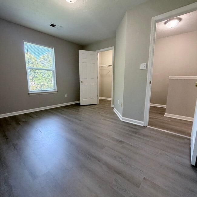 Photo - 118 Tanbark Dr