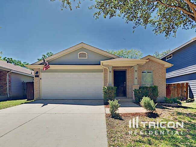 Photo - 1523 Hawkwolf Creek