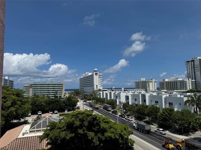 Building Photo - 3201 NE 14th Street Causeway Unit 610