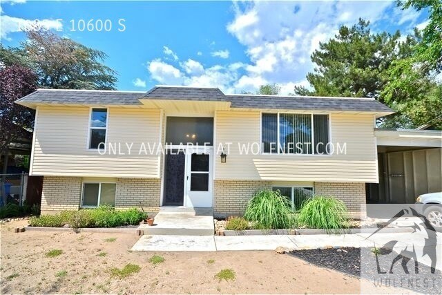 No Deposit Option! Spacious Sandy Home! - No Deposit Option! Spacious Sandy Home!
