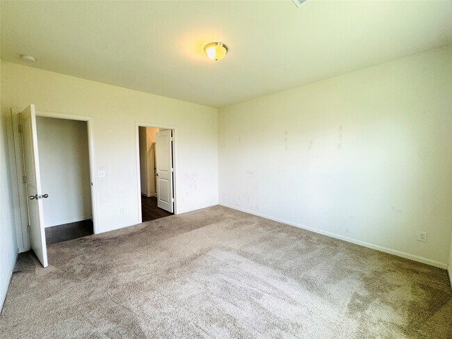 Photo - 1013 Pitch Pne Ct