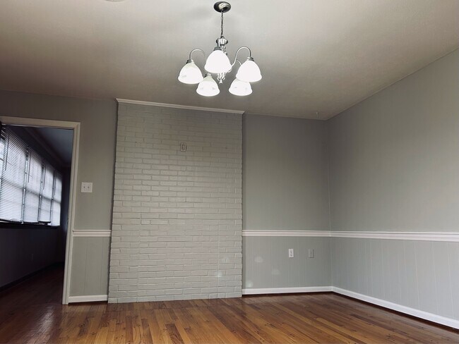 Photo - 413 Briarmont Dr