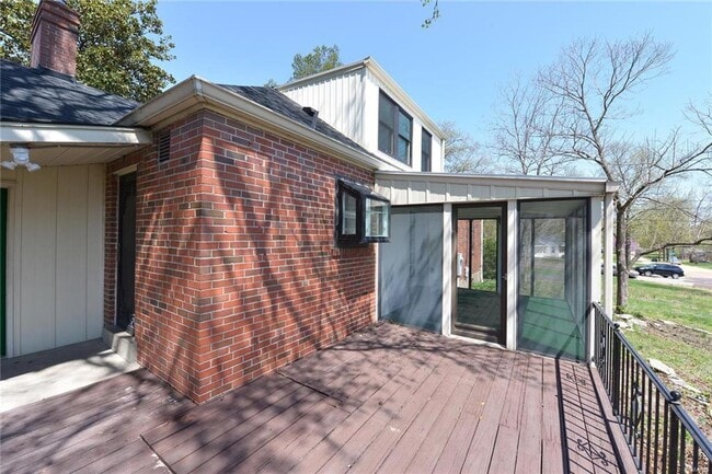 4 Girard Dr