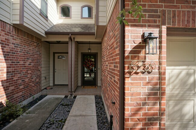 Photo - 5230 Brinkman Ct