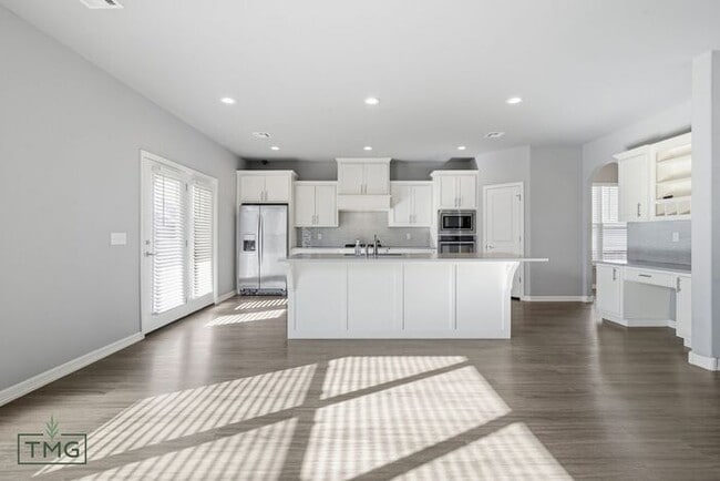 Building Photo - Gorgeous 4/3.5/3 Luxury Home