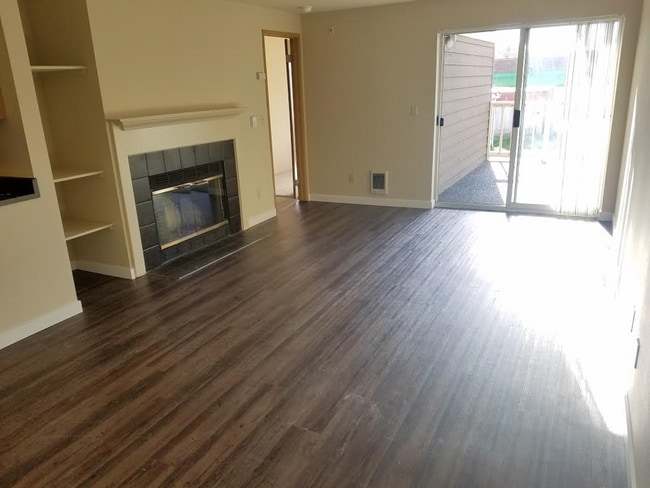 Photo - Watermarke Apts.