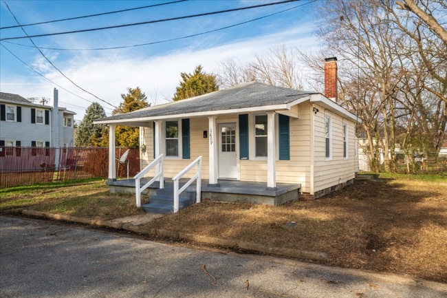 Photo - 1609 Buren St