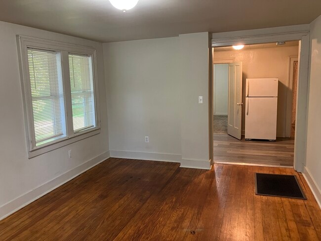 Sala de estar 1 - 430 E Clinton St