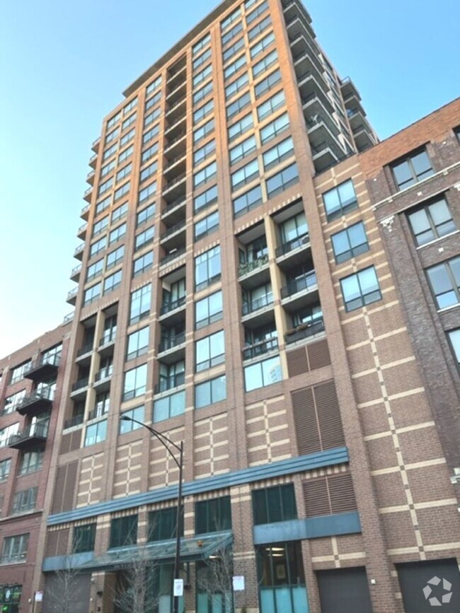 Building Photo - 400 W Ontario St Unit 608B Rental