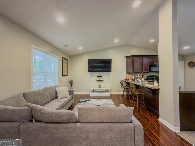 Photo - 580 Pineland Cir