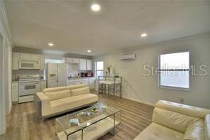 Photo - 2405 Roslyn Ln