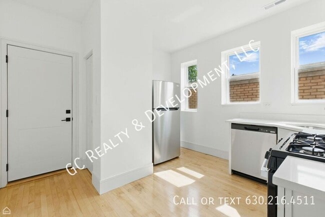 Photo - 1928 W 21st St Unit 2F