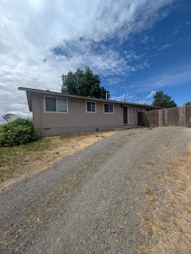 Building Photo - Dabney-PM-026-0274 Unit 3843 Anderson Ave