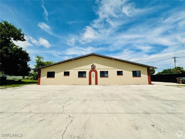 Building Photo - 709 SE 8th Terrace Rental