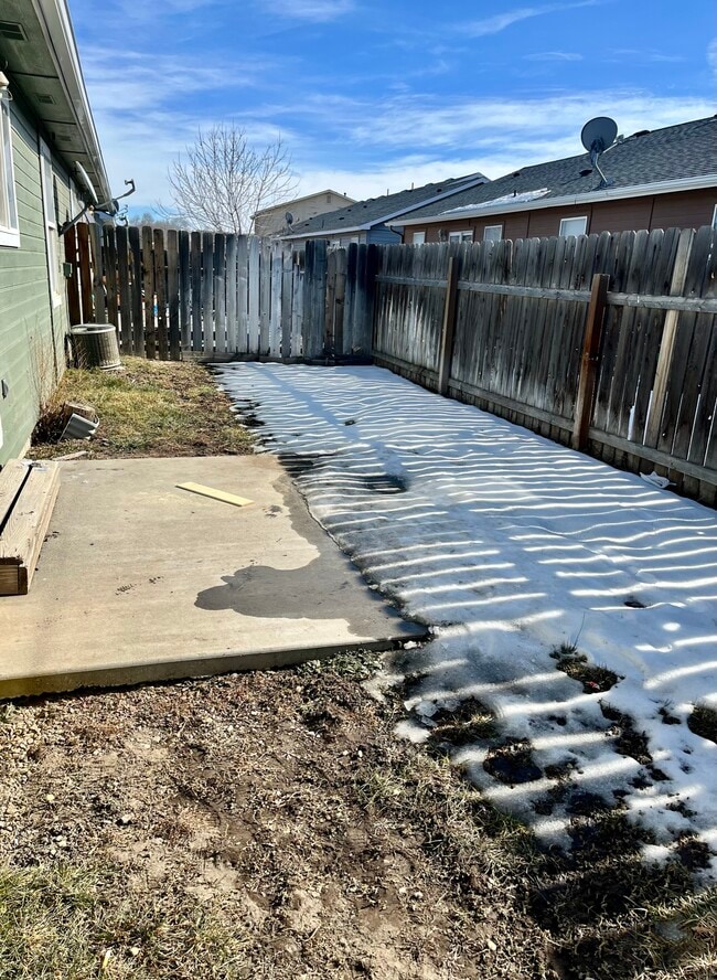 Building Photo - 1025 SE Freedom Cir