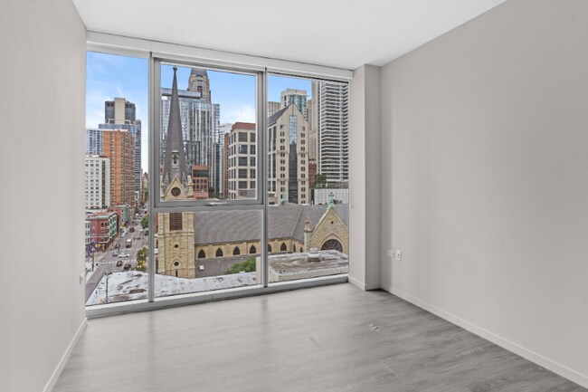 Photo - 711 N State St