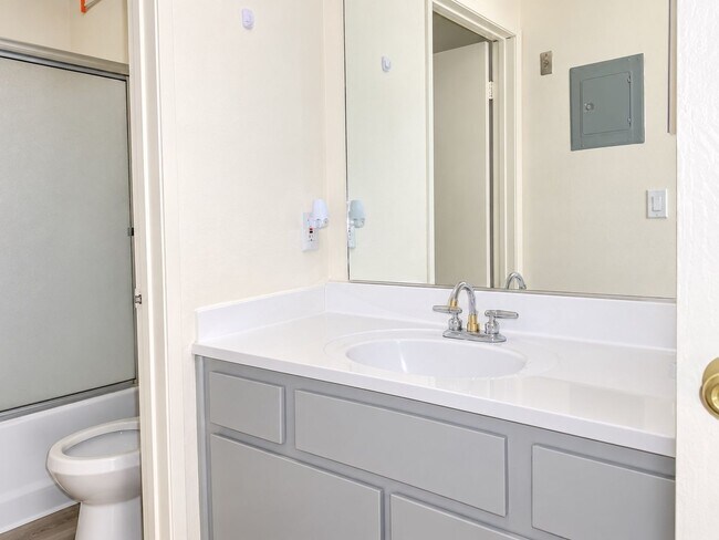 10210 Mountair Ave., Tujunga
