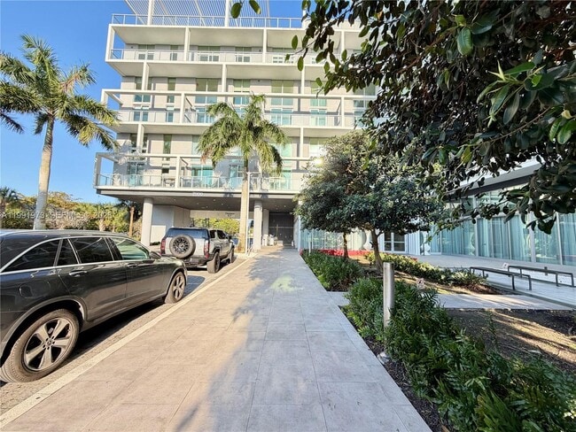 Photo - 2000 Metropica Wy Unit 2208