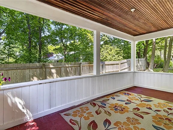 Photo - 1115 Danby Rd
