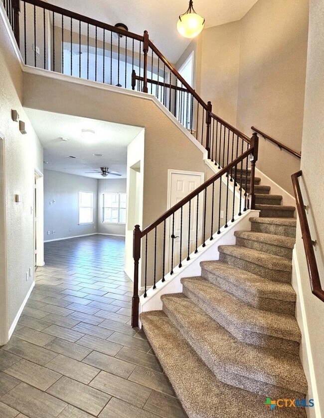 Photo - 316 Julian Point