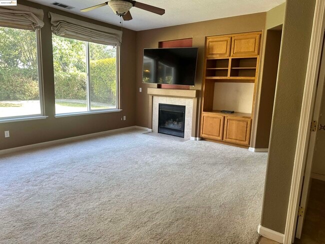 Photo - 1531 Siemering Way